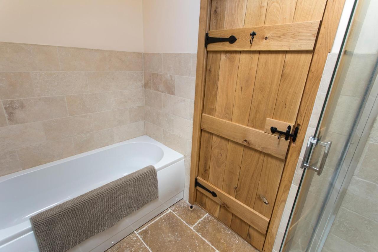 The Old Dairy - Boutique Countryside Cottage At Harrys Cottages Pen-y-Clawdd Exterior foto