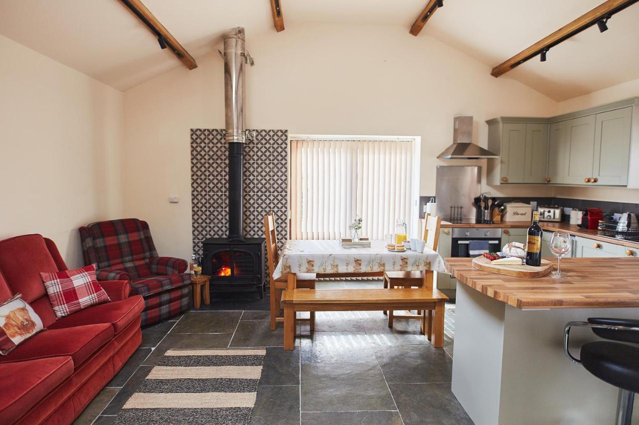The Old Dairy - Boutique Countryside Cottage At Harrys Cottages Pen-y-Clawdd Exterior foto
